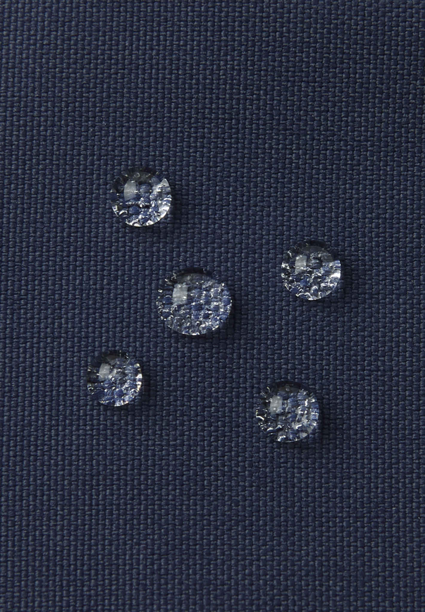 Barn vattentäta skalvantar Askare