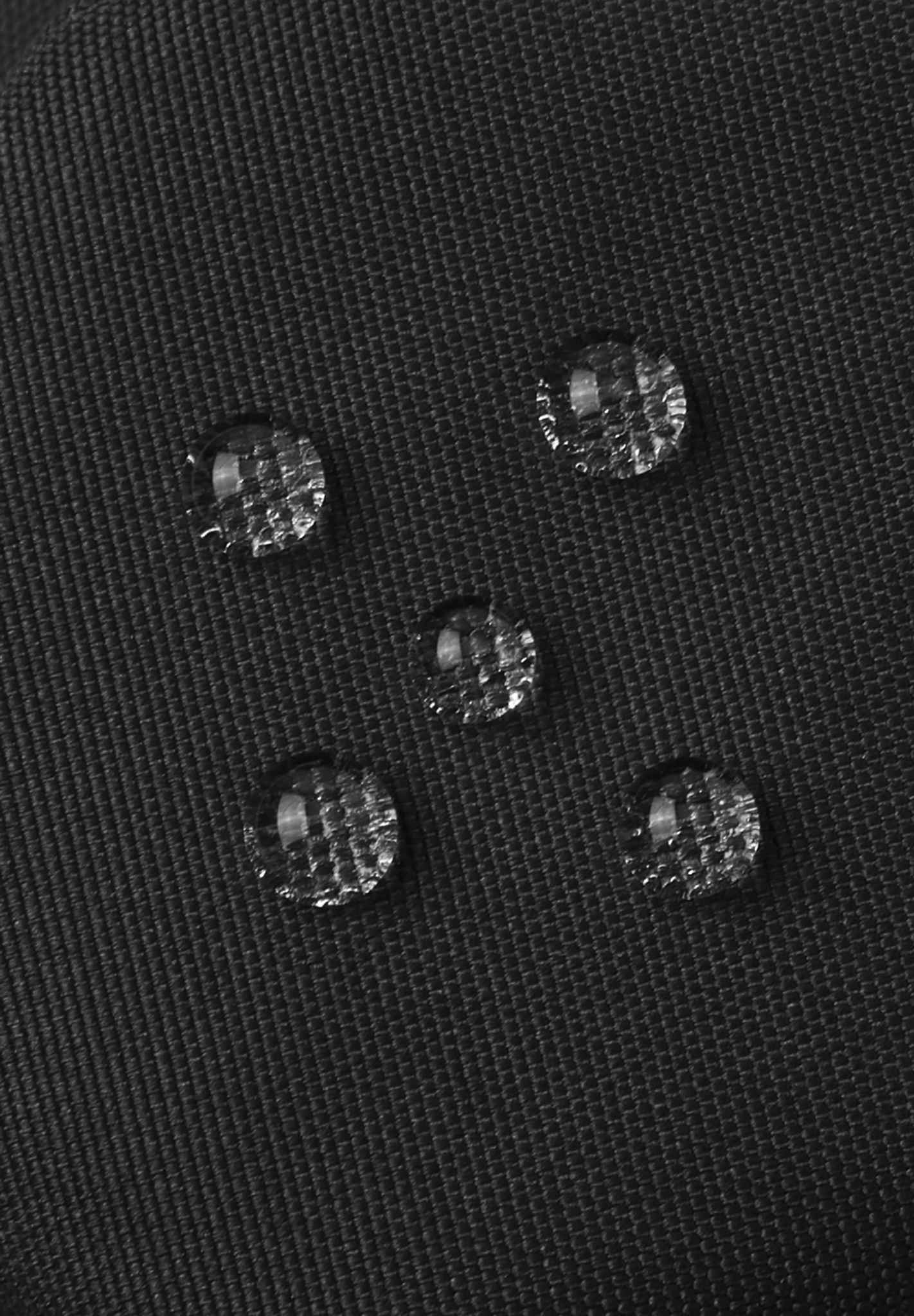 Småbarn skalvantar Poimii